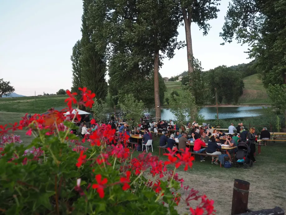 Eventi chiosco sul lago di Varsi