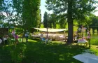 Lounge bar relax al chiosco sul lago di varsi