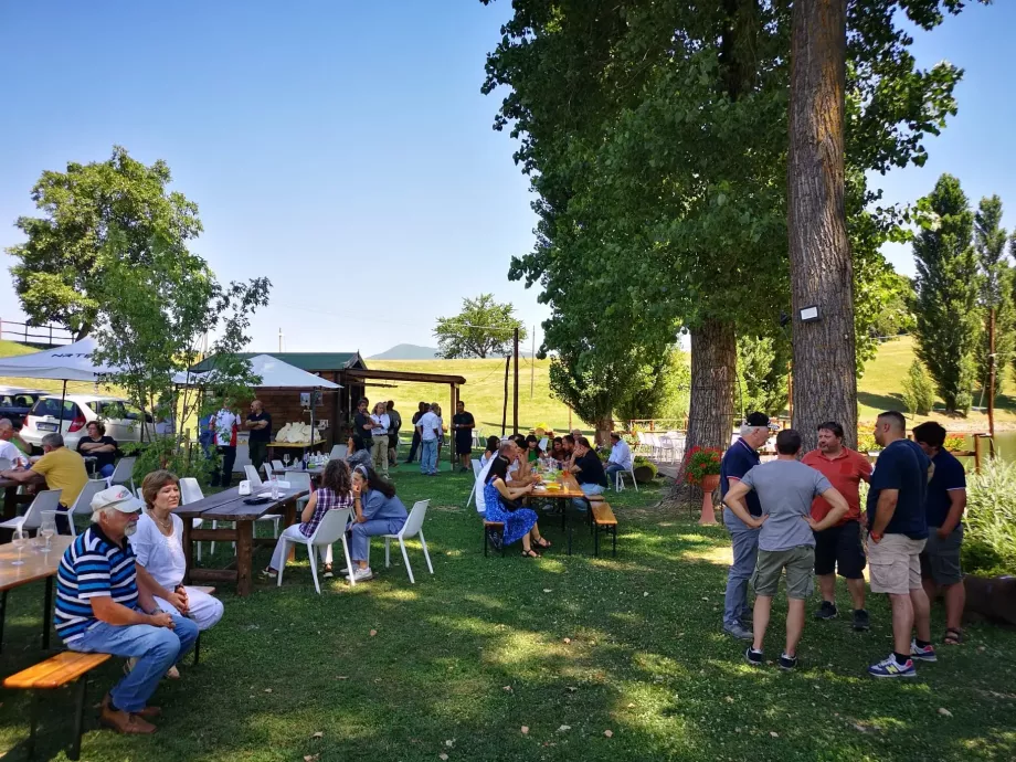 Chiosco sul lago di varsi a Parma